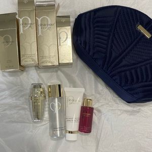 NEW Clé de peau makeup bag with 4 sample products